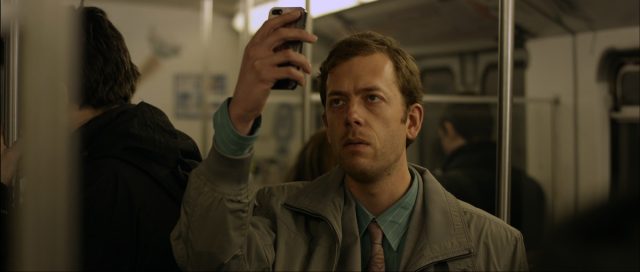 22時。渋谷の路上が映画館になる。本日からの上映作品は『Requiem fo