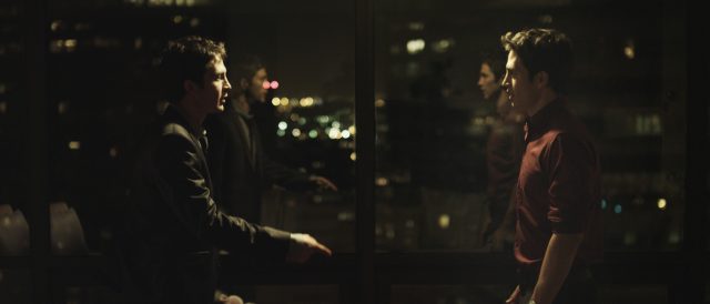 21時。渋谷の路上が映画館になる。今週の上映作品は『 Bad Toys II